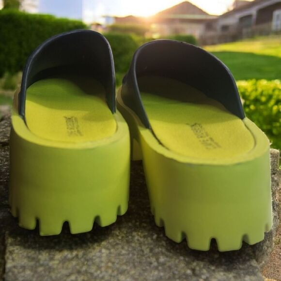 CAPE ROBBIN Chunky Black and Yellow Women's Clogs SIZE 9 - Picture 6 of 6